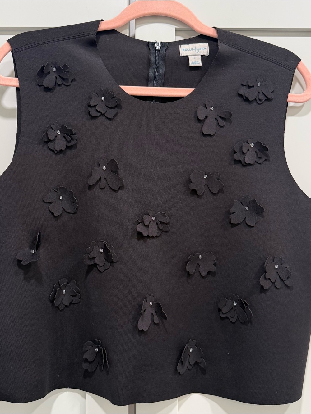 Belle + Sky Black Blouse Sleeveless 3D Floral Applique Beaded Zip Back Sz L
